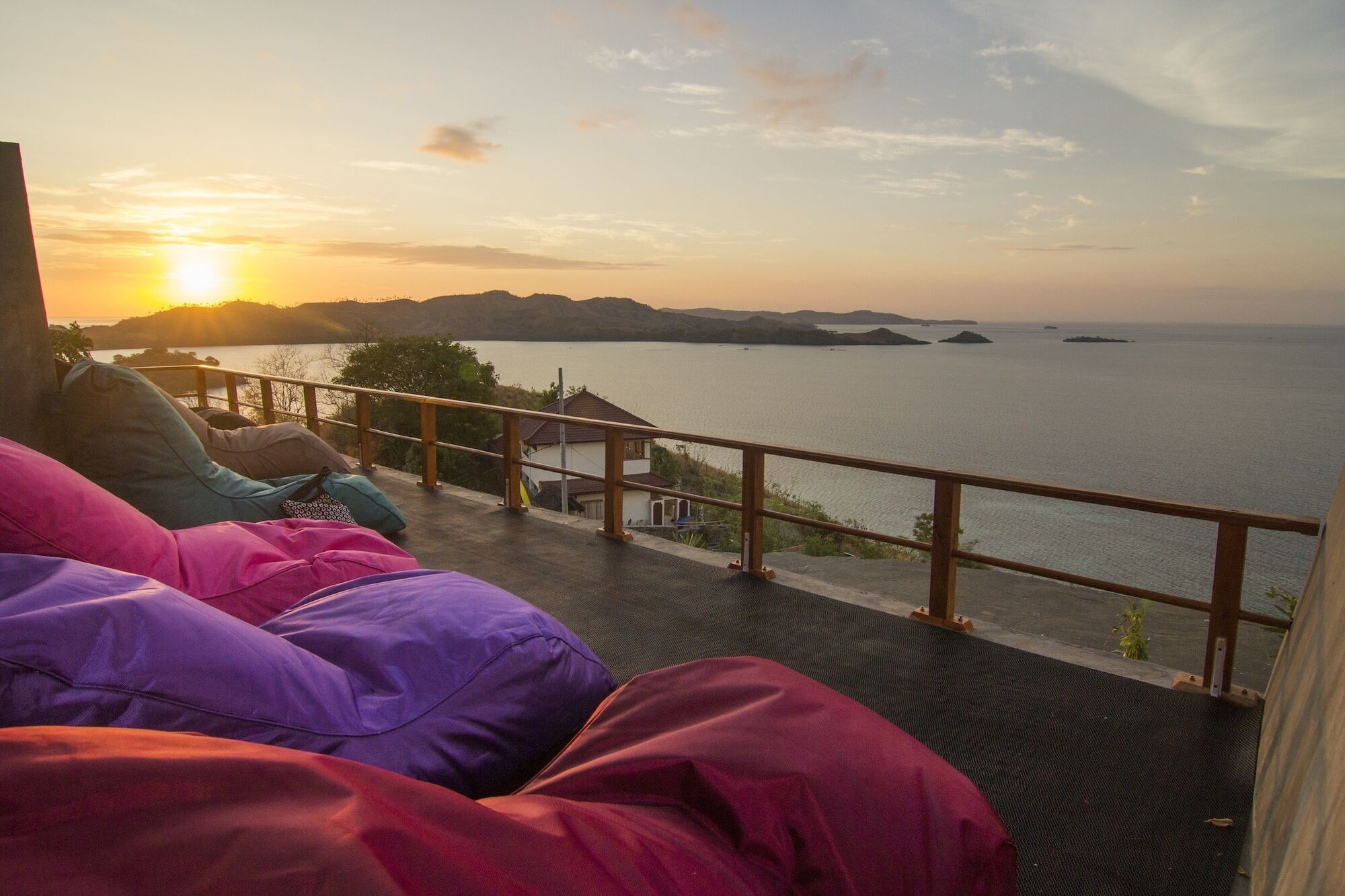 One Tree Hill - Hostel Labuan Bajo Ngoại thất bức ảnh